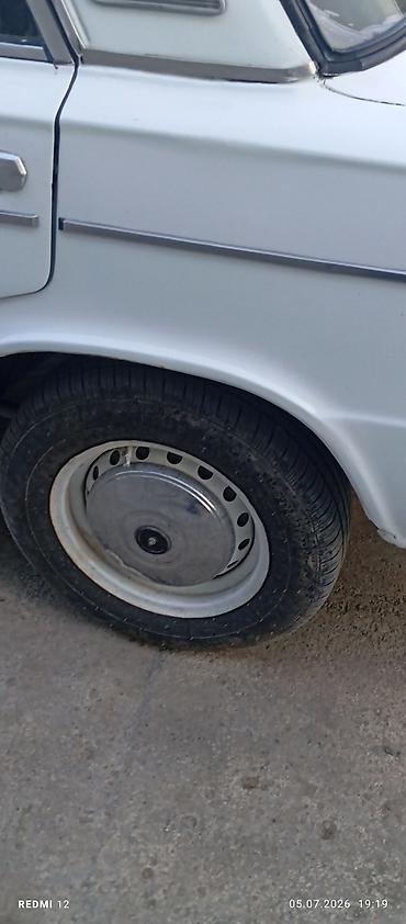 turbo.az vaz 2106 satisi: VAZ 2103, ağ rəng, klassik sedan. Xarici görünüş: - Xrom qabaq və — 5