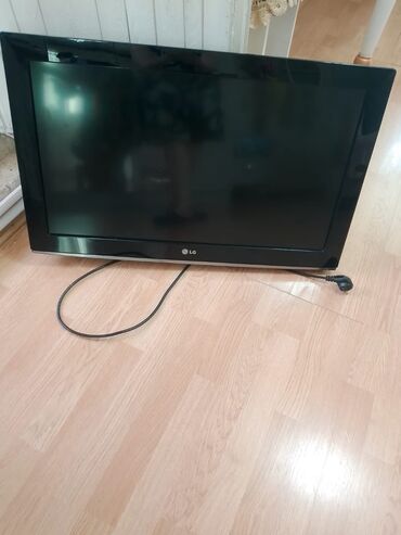 Lg 82 ekran Televizor. 70man. Yaxsi veziyyetdedi.Tam islekdir.Pultu