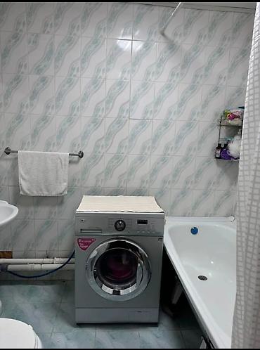 номера для дома: ПолДом с отдельным двором в закрытом дворе. - Планировка: прихожая — 10