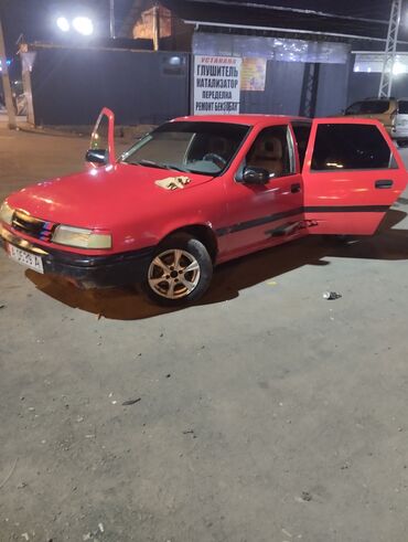 Opel: Opel Vectra: 1991 г., 1.6 л, Механика, Бензин, Хэтчбэк