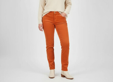 ubrania dla gruszki: Material trousers for women, size 2XL