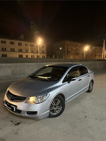 купить маленькую машину недорого: Honda Civic: 2006 г., 1.8 л, Механика, Бензин, Седан