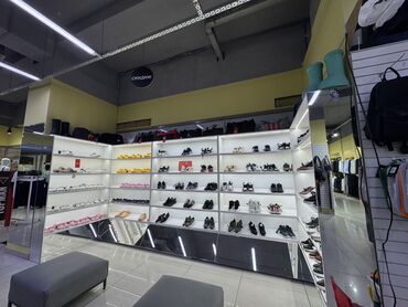 ярмарка обуви для проблемных ног бишкек: Продаю оборудование. Шкафы под обувь 5 блоков. По бокам 2 блока