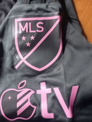 Спортивная форма: Именитый футболист в период клубного футбола! Комплект: футболка с — 7