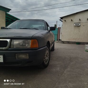 разбитые машины: Audi 80: 1990 г., 1.8 л, Механика, Бензин, Седан