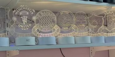 3d qelem qiymeti: Müxtəlif futbol klublarının loqotipləri ilə bəzədilmiş, LED işıqlı