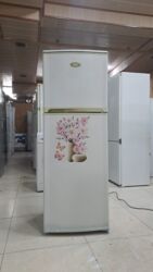 xaladenlik: İki qapılı məişət soyuducusu - Üst qapıda dondurucu bölmə, alt qapıda