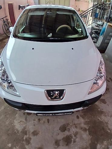 99 maşını: Peugeot 307: 2 l | 2005 il 150000 km Hetçbek — 5
