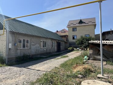 срочно продаю участок газ канализация есть: Үй, 65 кв. м, 4 бөлмө, Менчик ээси