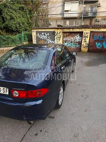 Honda: Auto u dobrom stanju,redovno odrzavanima tragova na limariji od — 11