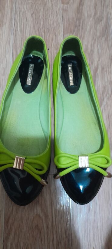 обувь женская 38: Туфли Basconi, 39, цвет - Зеленый