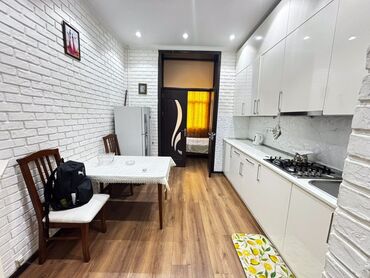 Günlük kirayə mənzillər: 3 otaqlı — 2