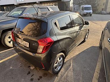 Chevrolet: Chevrolet Spark: 2017 г., 1 л, Автомат, Бензин, Хэтчбэк — 3
