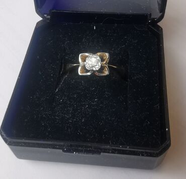 Золотое кольцо с бриллиантом (СССР) Проба золота- 750 Вес кольца- 3.0
