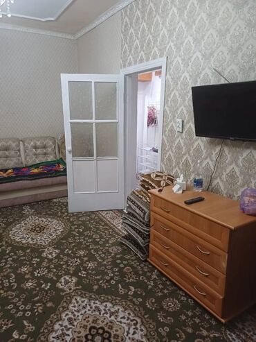 кв беловодск: 1 бөлмө, Кыймылсыз мүлк агенттиги, Чогуу жашоосу жок, Толугу менен эмереги бар