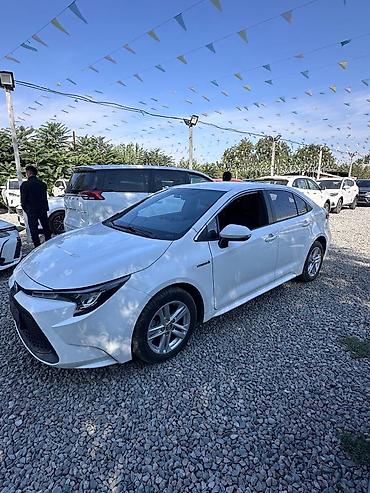 Toyota Corolla: 2020 г., 1.8 л, Автомат, Гибрид, Седан lalafo.kg да Toyota Corolla: 2020 г., 1.8 л, Автомат, Гибрид, Седан
