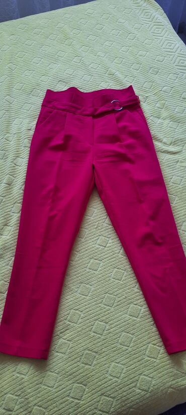 pantalone strandivarius s: 3/4 pantalone, bоја - Roze