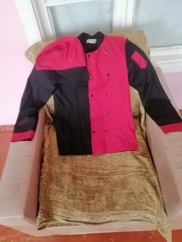 Tibbi geyim: Ağ rəngli aşpaz forması dəsti Məhsulun tərkibi: - Aşpaz köynəyi — 8