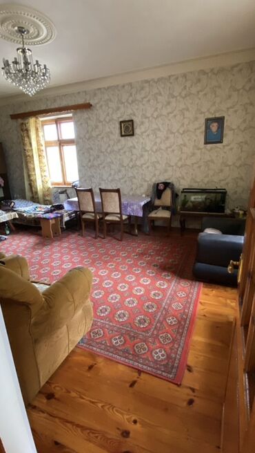 Kirayə qaraj: 0.06ha torpaq sahəsi. 109.6 kv.m yaşayış, 64.6 kv.m köməkçi sahə — 31