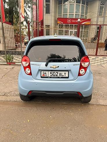 Chevrolet Spark: 2015 г., 1 л, Автомат, Бензин, Хэтчбэк