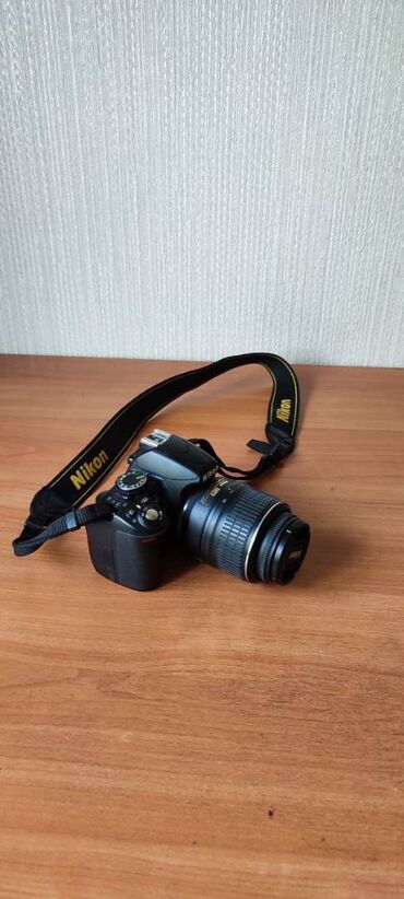 продам фотоаппарат: Продаю фотоаппарат фирмы Nikon D3100. В отличном состоянии. В