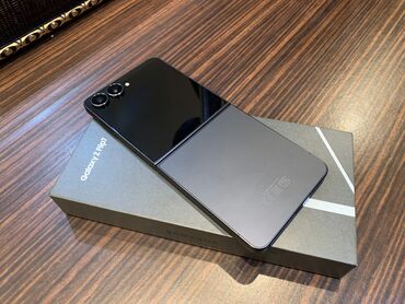 флешка на телефон fly: Samsung Galaxy Z Flip7, 256 ГБ, цвет - Черный, Отпечаток пальца