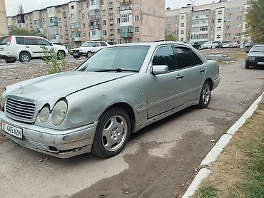 Mercedes-Benz E-Class: 1998 г., 2.4 л, Механика, Бензин, Седан