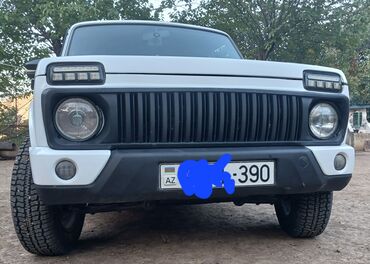 автоаксессуары для авто: Model: Lada Niva (VAZ 2121/21214) 3 qapı, ağ rəng. Xüsusiyyətlər və
