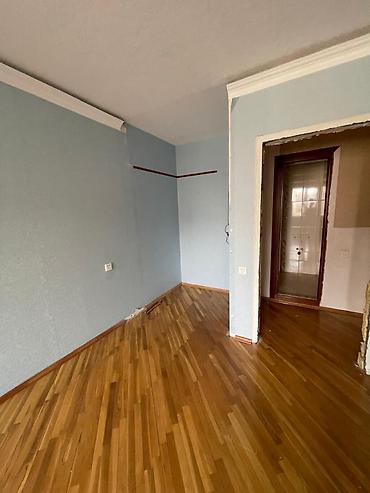 Mənzillər: Bakı, 3 otaqlı, Köhnə tikili, m. Elmlər Akademiyası, 100 kv. m — 7