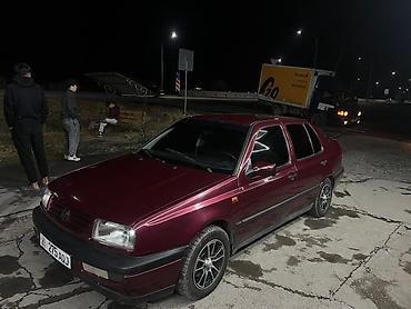 фольксваген кросс: Volkswagen Vento: 1993 г., Седан — 8