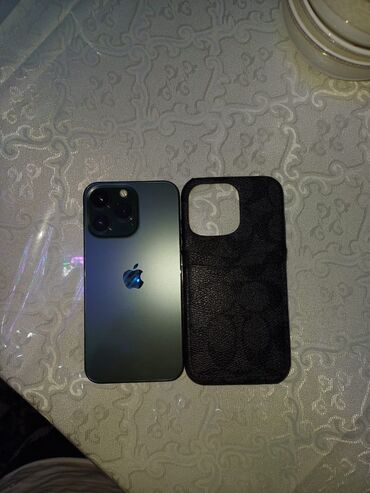 iphone 13 сколько стоит: IPhone 13 Pro, Б/у, 256 ГБ, Alpine Green, Чехол, Защитное стекло, Кабель, 83 %