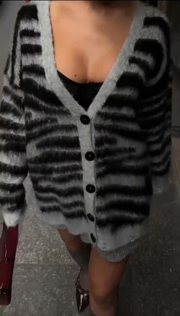 Džemperi, kardigani: Univerzalna velicina 3500 dinara — 5