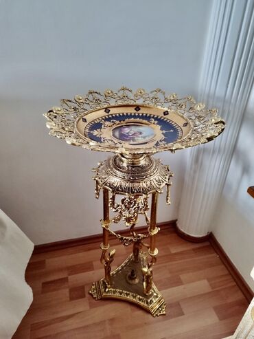 orxideya gul: Bir vaza, Farfor