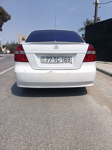 Digər avtomobillər: Ağ rəngdə kompakt sedan. Xüsusiyyətlər: - Kuzov: 4 qapılı sedan, ağ -da lalafo.az — 6 Digər avtomobillər: Ağ rəngdə kompakt sedan. Xüsusiyyətlər: - Kuzov: 4 qapılı sedan, ağ — 6