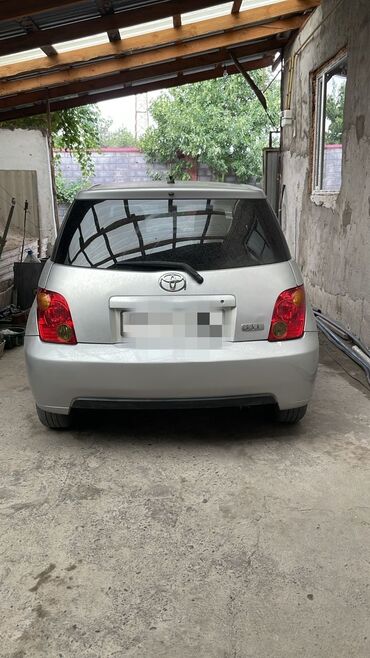 купить авто в кредит без первоначального взноса: Toyota ist: 2003 г., 1.3 л, Автоматические, Бензин, Хэтчбэк