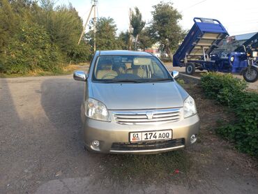 Toyota: Toyota Raum: 2004 г., 1.5 л, Автомат, Бензин, Седан