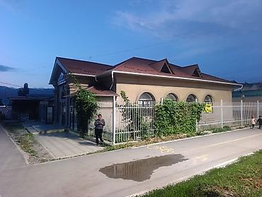 кассир в кафе: Коммерческое помещение с земельным участком на первой линии в центре — 5