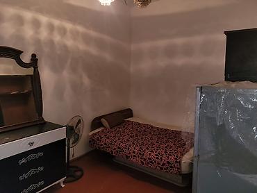 iceri seher: Kirayə üçün kiçik studiya tipli yaşayış yeri. Hamamtualet.,balkon — 3