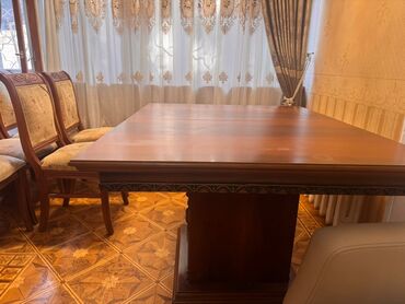 Taburetlər: Qonaq otağı üçün, İşlənmiş, Açılmayan, Dördbucaq masa