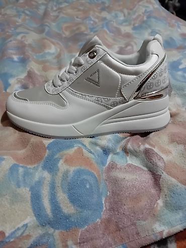 ugg sport vision: Ženske patike sa platformom – bele - Moderan dizajn u beloj boji sa — 1