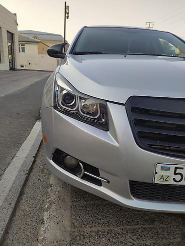 accent 2013: Chevrolet Cruze – gümüş rəngli sedan maşın tam dolu Avtomobil — 8