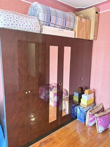 купить бу шкаф для одежды: Распашной, 4 двери Прямой шкаф, Гардеробный шкаф