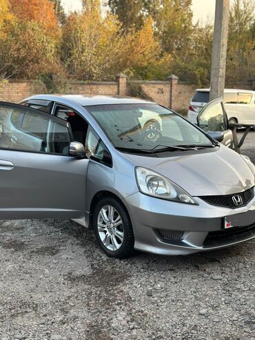 где взять авто в рассрочку: Honda Fit: 2010 г., 1.5 л, Автомат, Бензин, Хэтчбэк