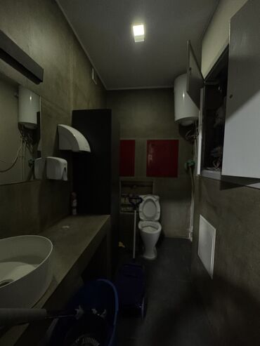 Офисы: Сдаю Офис, 170 м², В бизнес центре, С отдельным входом, 1 линия, С оборудованием — 11