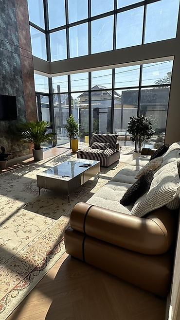 Продажа коттеджей и домов: 6 комнат и более, 412 м², 45 соток, Бишкек, ул. Матросова Собственник — 43