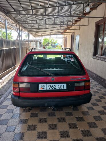 фольсваген тауран: Volkswagen Passat: 1989 г., 1.8 л, Механика, Бензин, Универсал