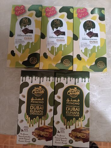 Şokolad və konfetlər: Raig Chocolate şirkətindən olan bu şokoladlar Dubaydan gətirilib