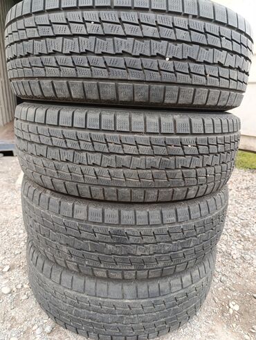 Шины: Шины 225 / 65 / R 17, Зима, Б/у, Комплект, Легковые, Япония, GoodYear