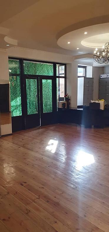 Продажа офисов: 🏢 **Продаётся коммерческое помещение, г. Ош** 📐 1200м² 🏬 Цокольный — 7