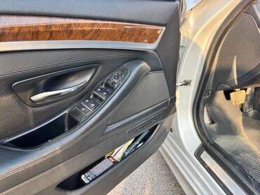 BMW: BMW 5 Series (F10) sedan – gümüş rəng. Texniki xüsusiyyətlər və — 13